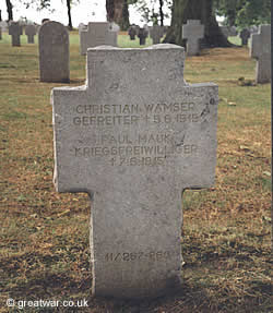 Grave of Kriegsfreiwilliger Paul Mauk in Lens-Sallaumines cemetery.