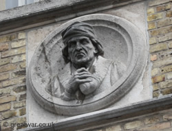 Greed on the Kasselrij Building in Ieper/Ypres.